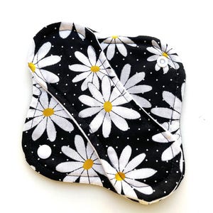 Large Daisy Cloth Panty Liner 8&quot; Reusable Cloth Panty Liner, Washable Cloth Panty Liner
