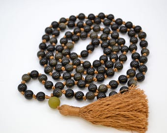 Collar de cuentas Mala de obsidiana dorada: anudado a mano, borla de bronce, accesorio para la práctica espiritual.