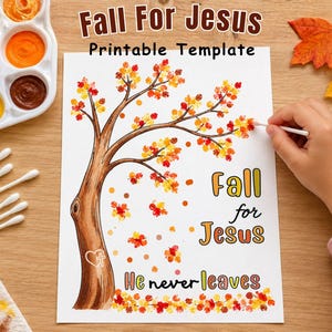 Może przedstawiać: Szablon do druku z ilustracją drzewa z liśćmi w jesiennych kolorach, symbolem krzyża w kształcie serca na pniu oraz napisem Fall for Jesus He never leaves. Projekt zawiera rozproszone kropki przedstawiające opadające liście.