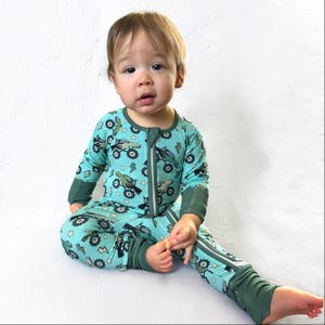 Bleu Pyjama 1 pièce à pieds en coton ajusté à motif de monstre