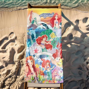 Telo da spiaggia personalizzato con nome della Sirenetta, telo da piscina Ariel Princess Ocean per bambini, regalo personalizzato per le vacanze estive immagine 3