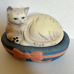 Vintage Silvestri Ceramic Cat Trinket Box: 1980s Handmade Keepsake Dish