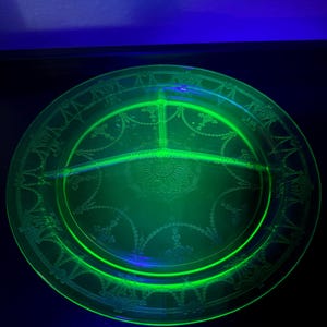 Vintage Uranium Glass Divided Grill Plate – Depression Glass – Glows Under UV Blacklight