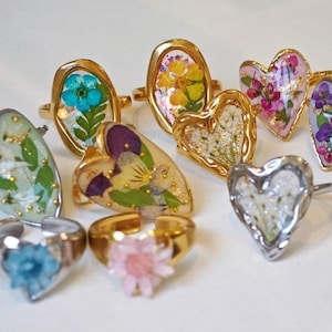 Resin Flower Rings. Real Pressed Natural Flower Adjustable Ring. Handmade Dried Flower Rings. Botanical Floral Statement Ring. Made to Order