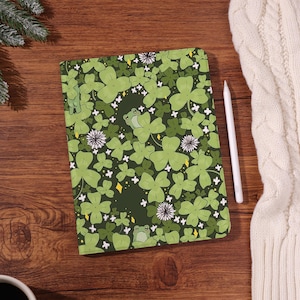 Groene kikker iPad-hoes voor iPad 7/8/10, iPad Pro 11", 13", 12,9", iPad Air 7, iPad Pro 2022 2024, iPad Mini 5, gepersonaliseerde hoesjes en cadeaus