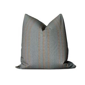 Kelly Wearstler Stripe Kissenbezug: Aqua Blaues Aegon Weave (Vertikal)