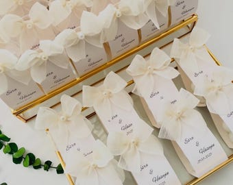 Personalized Wedding Favors – Bridal Shower Favor - Engagement Favor – Handmade Bubble Candle with Gift Box – Custom Wedding Gift for Guests