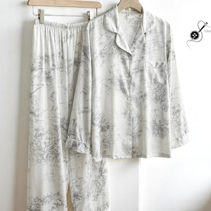 Floral Pajama Set: Women&#39;s Elegant Loungewear