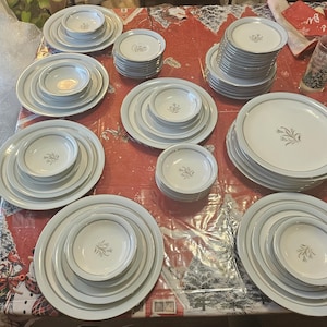 Noritake China Bluebell 5558 Dinnerware Set for 12 & Serving Dishes Japan FULL SET