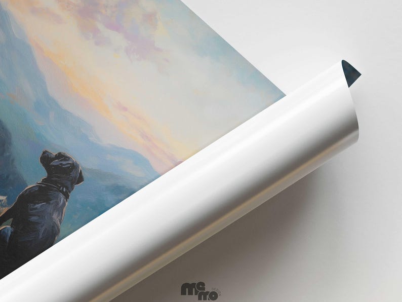 Pode incluir: Impress&atilde;o enrolada com um c&atilde;o preto com coleira, olhando para cima. A obra de arte apresenta uma paisagem com c&eacute;us azuis e pastel. A impress&atilde;o est&aacute; parcialmente enrolada, revelando uma borda branca brilhante.