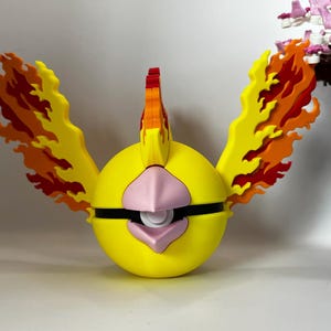Moltres Pokéball Display – 3D Printed Monster Ball