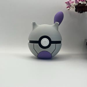 Mewtwo Pokéball Display – 3D Printed Monster Ball | Regular & Shiny Variants