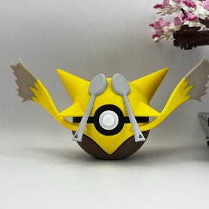 Alakazam Pokéball Display – 3D Printed Monster Ball | Regular & Shiny Variants