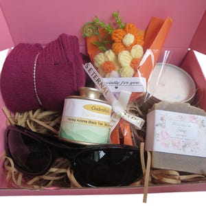 Spa Gift Set Organic Body Care Set Organic Bath Salts Handmade Soy Candle(4Oz) Mother&#39;s  Birthday Teacher Tutor Sister Girl Gift Spa Basket