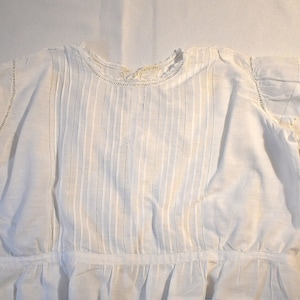 Antique Edwardian White Cotton Child&#39;s Blouse With Delicate Thread Work Pin Tucks and Fine Lace Sz 4