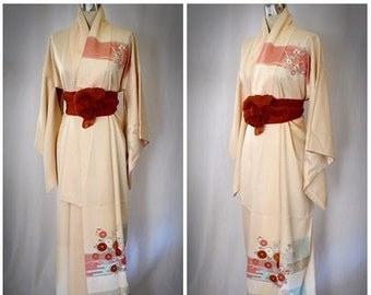 Vintage Pale Peach 100% Silk Jacquard Long Kimono With Coral Turquoise Lavender Red Metallic Gold Floral Print 46 Inch Bust