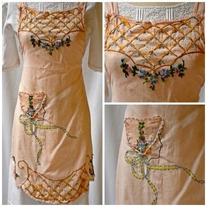 Vintage 1920s Peach Cotton Full Bib Apron With Hand Embroidery Flowers and Woman in Bonnet Pocket