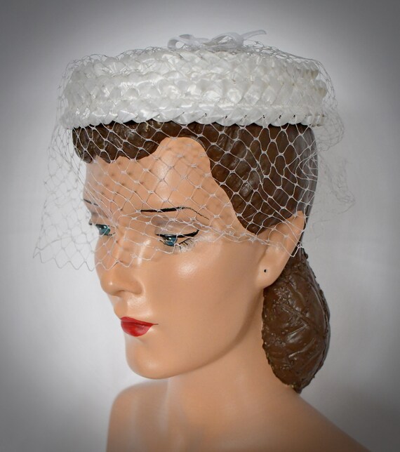 Vintage 1950s or 60s White Woven Straw Circlet Cr… - image 6