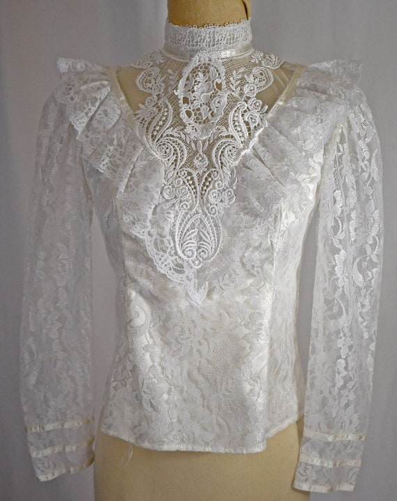 Vintage 1980s Victorian Style Ivory Lace Ruffle an