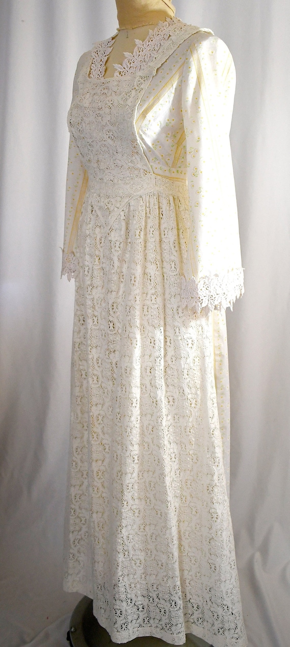 Vintage 1970s Victorian Style Ivory Cotton Cluny … - image 2