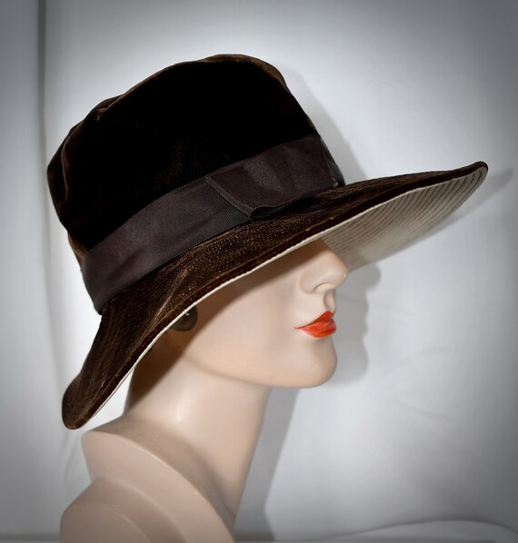 Vintage 1950s Deep Brown Velvet Bucket Hat Cloche… - image 3