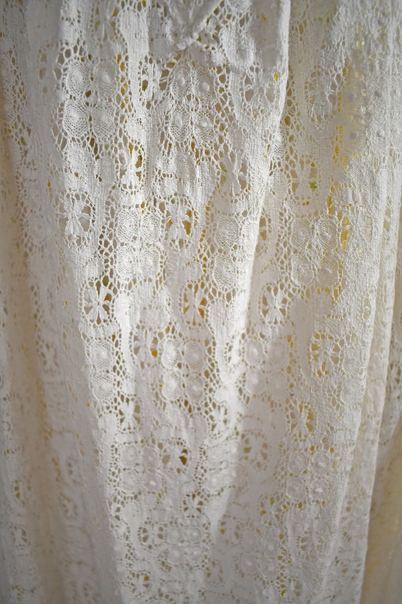 Vintage 1970s Victorian Style Ivory Cotton Cluny … - image 9