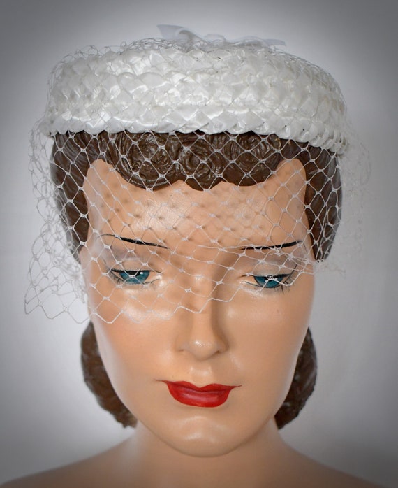 Vintage 1950s or 60s White Woven Straw Circlet Cr… - image 1