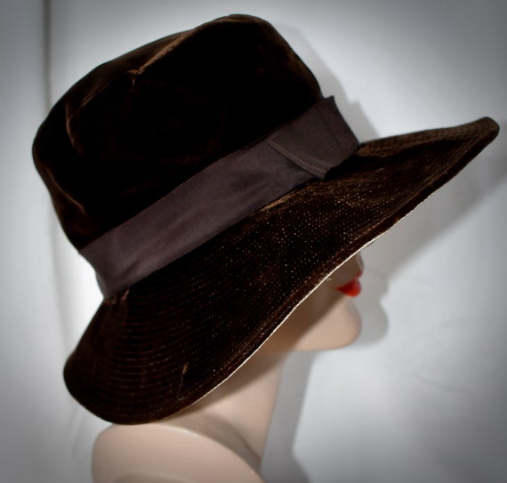 Vintage 1950s Deep Brown Velvet Bucket Hat Cloche… - image 4