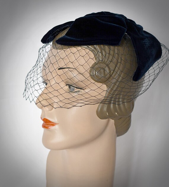 Vintage 1950s Midnight Blue Large Velvet Bow Cap … - image 6