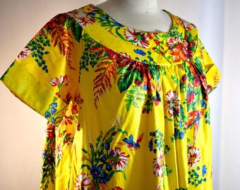 Vintage 1980s Bright Yellow Red Green French Provincial Floral Bird Print Cotton Loose Short Sleeve Muu Muu House Dress Tropical 48Inch Bust