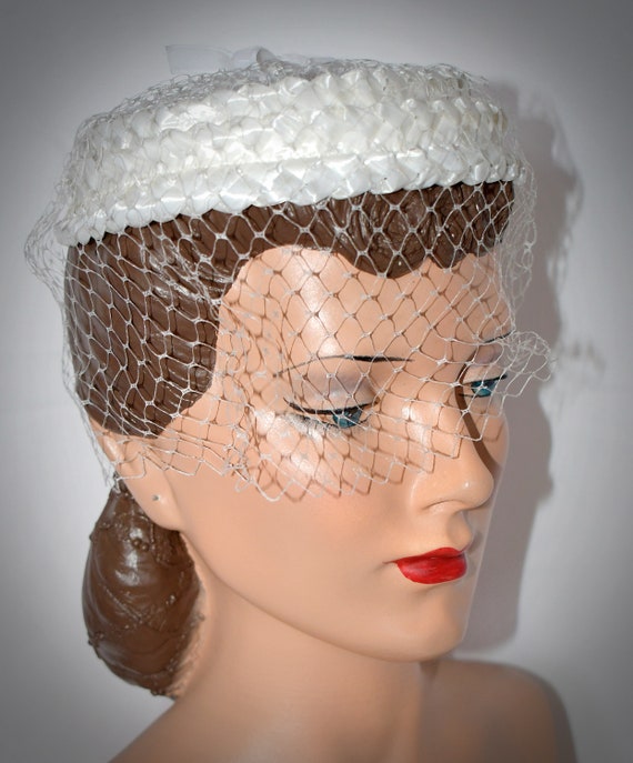 Vintage 1950s or 60s White Woven Straw Circlet Cr… - image 3