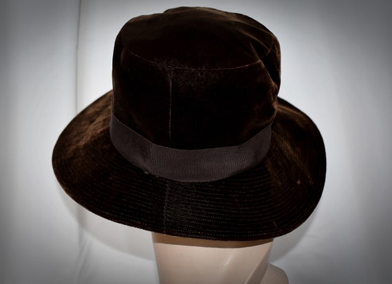 Vintage 1950s Deep Brown Velvet Bucket Hat Cloche… - image 6