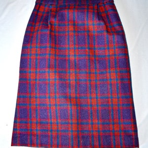 Vintage 1970s Red Purple Green Wool Pencil Skirt 29 Inch Waist