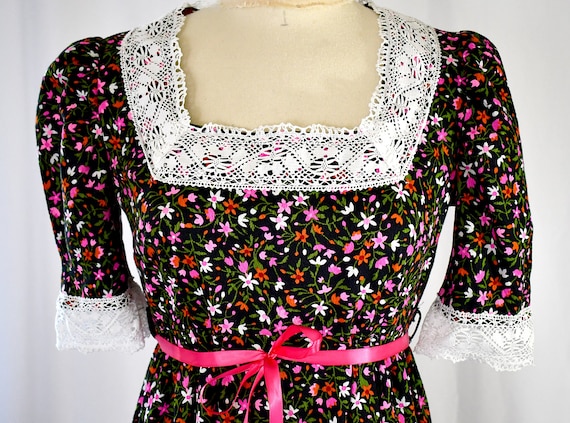 Vintage 1970s Black and Pink Cotton Floral Long Ed