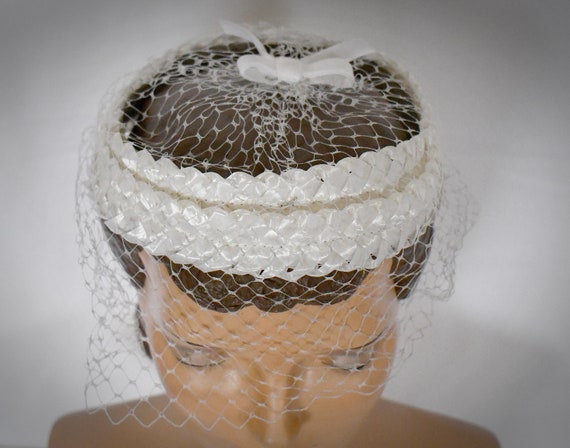 Vintage 1950s or 60s White Woven Straw Circlet Cr… - image 2