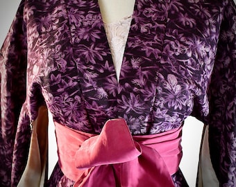 Vintage 1950s Plum Silk Floral Short Japanese Kimono Haori Jacket Robe 38 Inch Bust