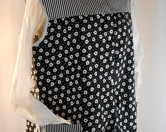 Vintage 1970s Black and White Stripe and Daisy Cotton Snap Front Artist's Apron or Smock 42 Inch Bust