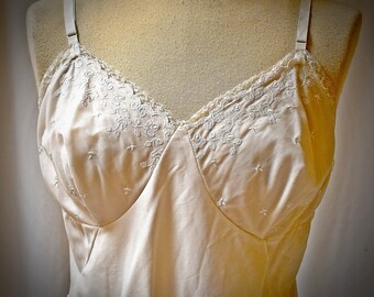 Vintage 1970s White Dress Slip With Embroidery and Lace Trim 38 Inch Bust