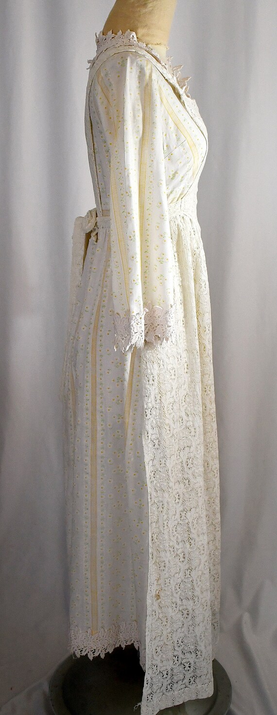 Vintage 1970s Victorian Style Ivory Cotton Cluny … - image 6