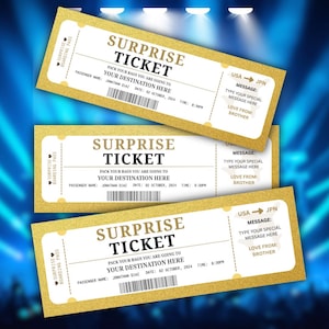 Może przedstawiać: Trzy złote karty pokładowe "Surprise Ticket". Każdy bilet zawiera tekst "Spakuj swoje torby, jedziesz do miejsca docelowego tutaj". Bilety zawierają imię i nazwisko pasażera, datę, godzinę i pole wiadomości.