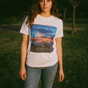 Scenic Horizon Unisex Heavy Cotton Tee - Perfect for Nature Lovers