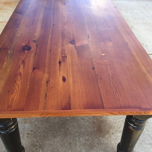 Farmhouse dining table with turned legs Deep South Collection image 2