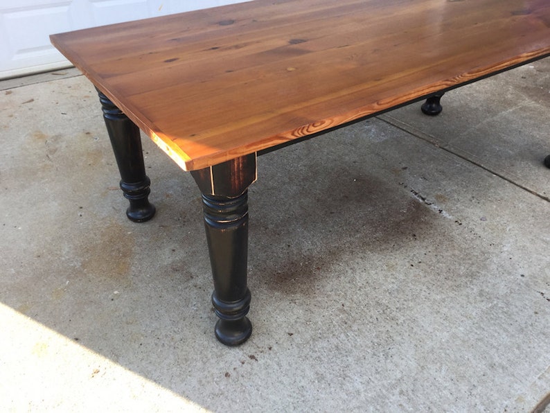 Farmhouse dining table with turned legs Deep South Collection image 3