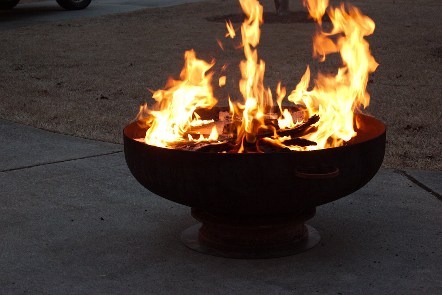 FIRE PIT KIT in 36 Diameter Steel Bowl Fire Pit Snuff Lid Metal Table