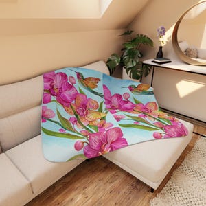 Hummingbird Floral Sherpa Blanket | Cozy Tan Throw | Soft Fleece Couch Blanket | Nature-Inspired Home Decor | Gift for Her