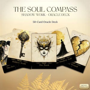 Op de afbeelding: Het 50-kaarten orakeldeck The Soul Compass Shadow Work. De kaarten tonen illustraties van een sleutel, een masker, een figuur in een zwarte jurk en een gebroken hart. Elke kaart heeft een zwarte basis met witte tekst, waaronder de titels Hidden Truth, The Mask, The Shadow Self en The Wound.
