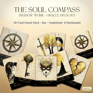 Może przedstawiać: Zestaw kart wyroczni The Soul Compass Shadow Work zawiera 50 kart, pudełko, przewodnik i 12 zakładek. Karty przedstawiają złote i czarne ilustracje kompasu, klucza, maski, serca i postaci na kremowym tle.