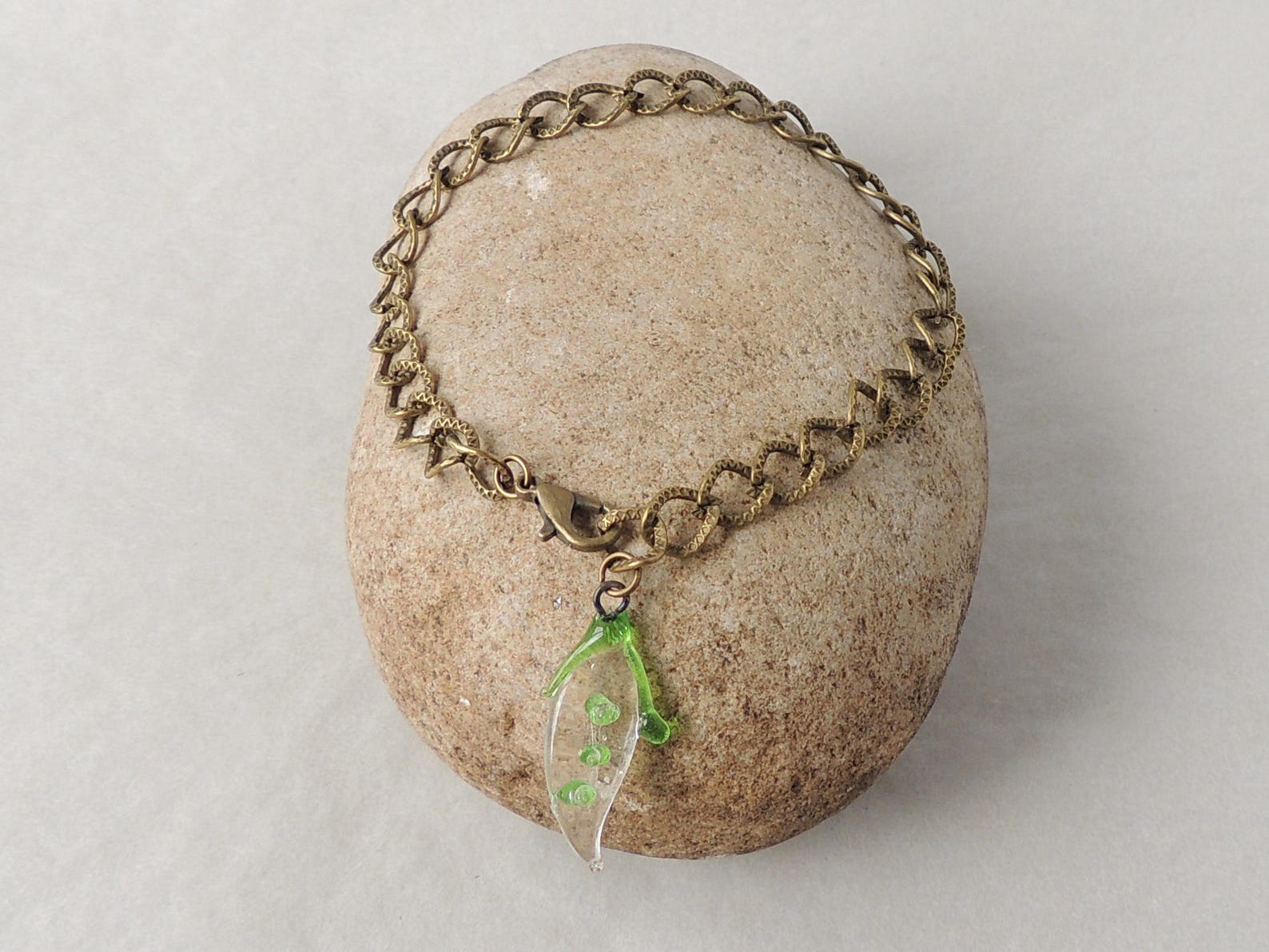 Green - Handcrafted Glass Stone Bracelet 08