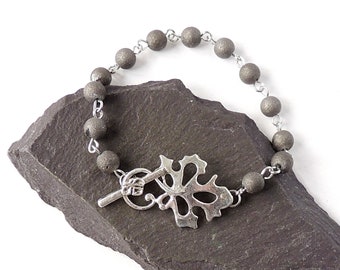 Dark Grey Beaded Chain Bracelet with Large Leaf Toggle Clasp, Medium Size, 19cm 7.5", UK Seller