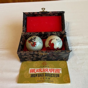 Vintage Chinese Baoding Balls – Chiming Harmony Stress Balls with Box